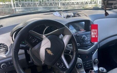 Chevrolet Cruze II, 2010 год, 570 000 рублей, 7 фотография