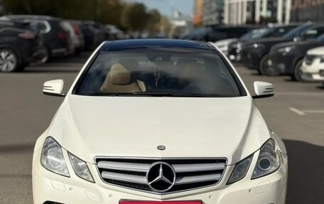 Mercedes-Benz E-Класс, 2010 год, 1 500 000 рублей, 2 фотография