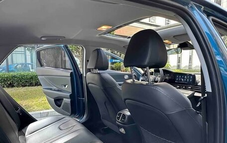 Hyundai Elantra, 2023 год, 1 220 000 рублей, 16 фотография