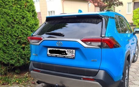 Toyota RAV4, 2021 год, 3 100 000 рублей, 2 фотография