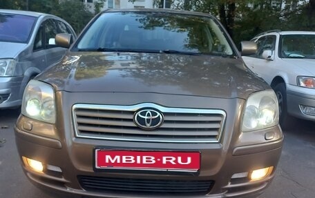 Toyota Avensis III рестайлинг, 2004 год, 550 000 рублей, 1 фотография