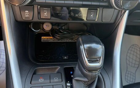 Toyota RAV4, 2021 год, 3 100 000 рублей, 8 фотография