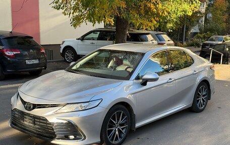 Toyota Camry, 2021 год, 3 500 000 рублей, 2 фотография