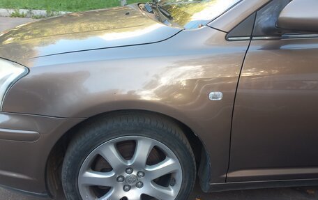 Toyota Avensis III рестайлинг, 2004 год, 550 000 рублей, 11 фотография
