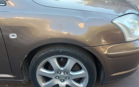 Toyota Avensis III рестайлинг, 2004 год, 550 000 рублей, 12 фотография