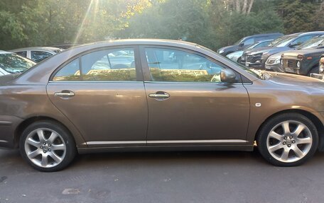 Toyota Avensis III рестайлинг, 2004 год, 550 000 рублей, 25 фотография