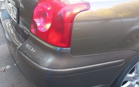 Toyota Avensis III рестайлинг, 2004 год, 550 000 рублей, 17 фотография