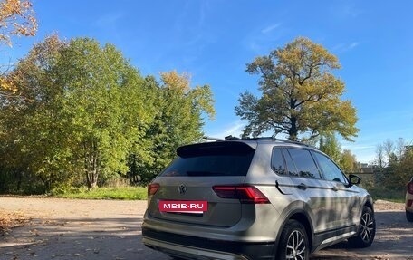 Volkswagen Tiguan II, 2020 год, 2 250 000 рублей, 2 фотография
