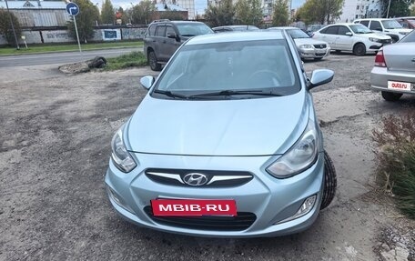 Hyundai Solaris II рестайлинг, 2013 год, 1 050 000 рублей, 13 фотография
