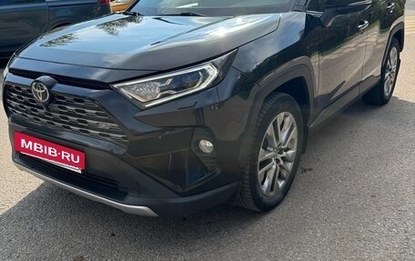 Toyota RAV4, 2021 год, 3 500 000 рублей, 2 фотография