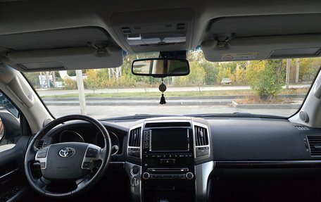 Toyota Land Cruiser 200, 2015 год, 4 980 000 рублей, 12 фотография