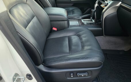 Toyota Land Cruiser 200, 2015 год, 4 980 000 рублей, 16 фотография
