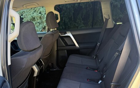 Toyota Land Cruiser Prado 150 рестайлинг 2, 2019 год, 4 850 000 рублей, 10 фотография