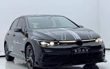 Volkswagen Golf VIII, 2024 год, 2 400 000 рублей, 2 фотография