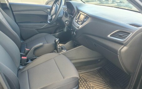 Hyundai Solaris II рестайлинг, 2018 год, 1 265 000 рублей, 7 фотография
