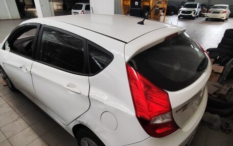 Hyundai Solaris II рестайлинг, 2015 год, 310 000 рублей, 2 фотография