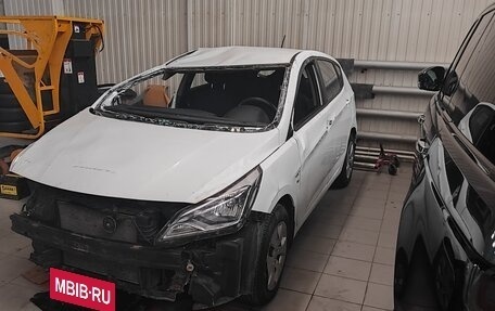 Hyundai Solaris II рестайлинг, 2015 год, 310 000 рублей, 3 фотография