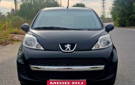 Peugeot 107 I рестайлинг, 2011 год, 485 000 рублей, 3 фотография