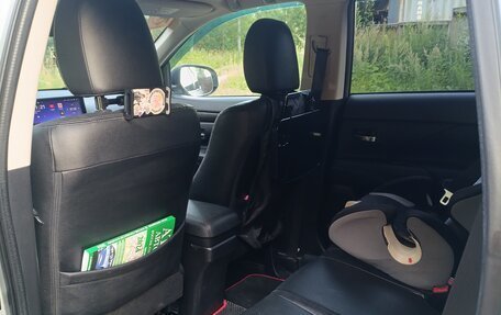 Mitsubishi Outlander III рестайлинг 3, 2015 год, 2 200 000 рублей, 3 фотография