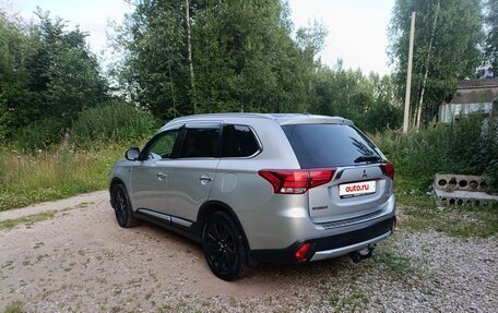 Mitsubishi Outlander III рестайлинг 3, 2015 год, 2 200 000 рублей, 4 фотография