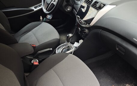 Hyundai Solaris II рестайлинг, 2013 год, 780 000 рублей, 7 фотография