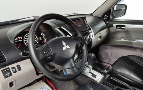 Mitsubishi Pajero Sport II рестайлинг, 2012 год, 1 650 000 рублей, 24 фотография