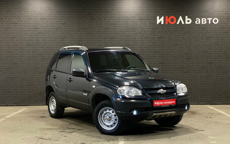 Chevrolet Niva I рестайлинг, 2017 год, 800 000 рублей, 3 фотография