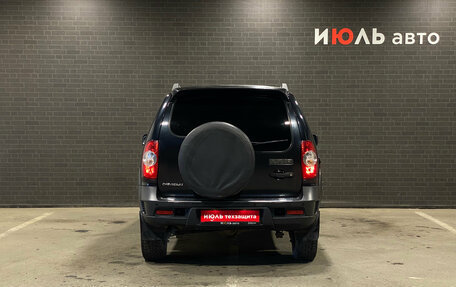 Chevrolet Niva I рестайлинг, 2017 год, 800 000 рублей, 6 фотография