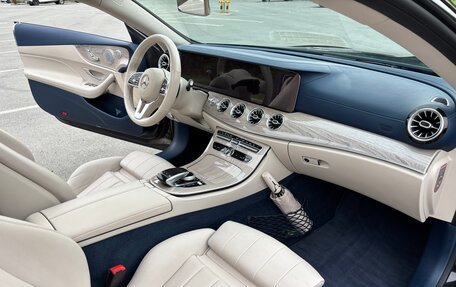Mercedes-Benz E-Класс, 2019 год, 4 000 000 рублей, 2 фотография