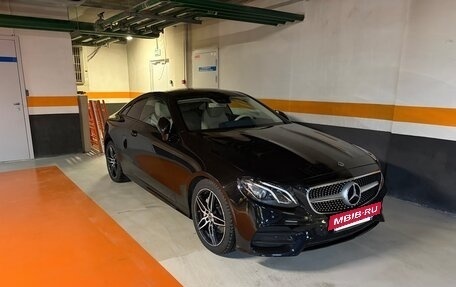 Mercedes-Benz E-Класс, 2019 год, 4 000 000 рублей, 4 фотография