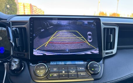 Toyota RAV4, 2018 год, 2 300 000 рублей, 12 фотография