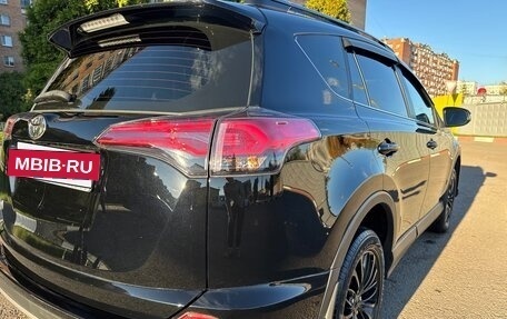 Toyota RAV4, 2018 год, 2 300 000 рублей, 9 фотография