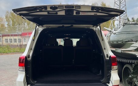 Toyota Land Cruiser 200, 2016 год, 7 000 000 рублей, 9 фотография
