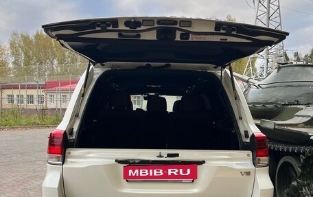 Toyota Land Cruiser 200, 2016 год, 7 000 000 рублей, 10 фотография