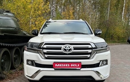 Toyota Land Cruiser 200, 2016 год, 7 000 000 рублей, 4 фотография