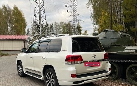 Toyota Land Cruiser 200, 2016 год, 7 000 000 рублей, 6 фотография