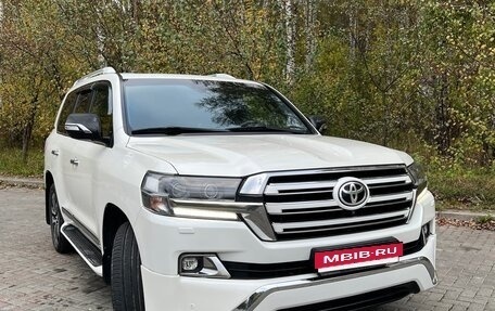 Toyota Land Cruiser 200, 2016 год, 7 000 000 рублей, 15 фотография