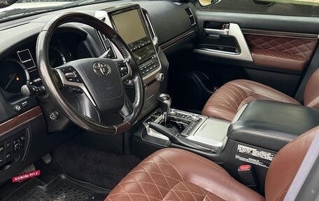 Toyota Land Cruiser 200, 2016 год, 7 000 000 рублей, 20 фотография