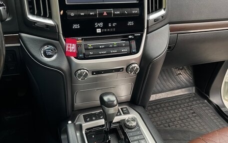 Toyota Land Cruiser 200, 2016 год, 7 000 000 рублей, 23 фотография