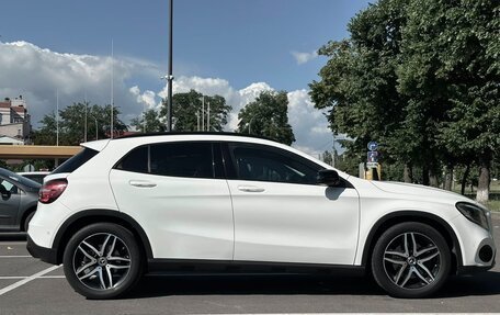 Mercedes-Benz GLA, 2019 год, 2 200 000 рублей, 3 фотография