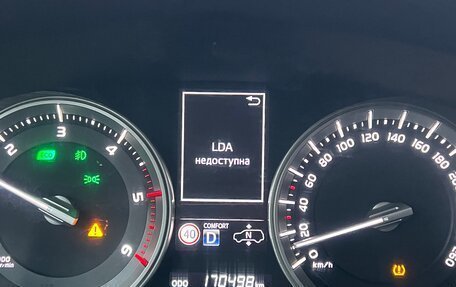 Toyota Land Cruiser 200, 2016 год, 7 000 000 рублей, 31 фотография
