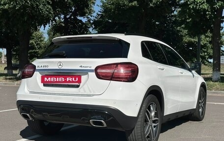 Mercedes-Benz GLA, 2019 год, 2 200 000 рублей, 4 фотография