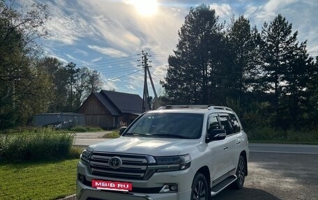 Toyota Land Cruiser 200, 2016 год, 7 000 000 рублей, 33 фотография