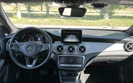 Mercedes-Benz GLA, 2019 год, 2 200 000 рублей, 18 фотография