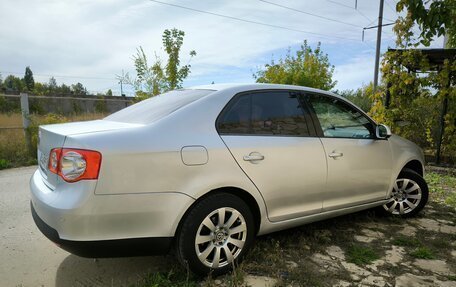 Volkswagen Jetta VI, 2007 год, 410 000 рублей, 2 фотография