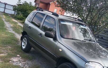 Chevrolet Niva I рестайлинг, 2005 год, 380 000 рублей, 2 фотография