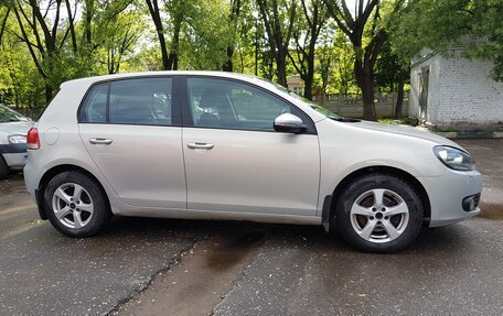 Volkswagen Golf VI, 2011 год, 450 000 рублей, 2 фотография