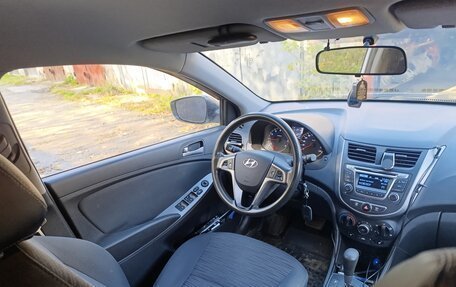 Hyundai Solaris II рестайлинг, 2014 год, 900 000 рублей, 2 фотография