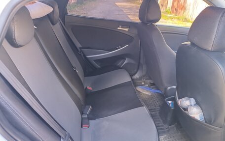 Hyundai Solaris II рестайлинг, 2014 год, 900 000 рублей, 3 фотография