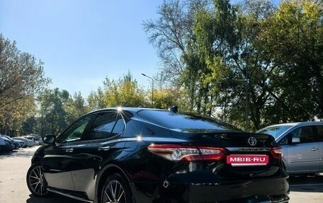 Toyota Camry, 2023 год, 3 300 000 рублей, 11 фотография
